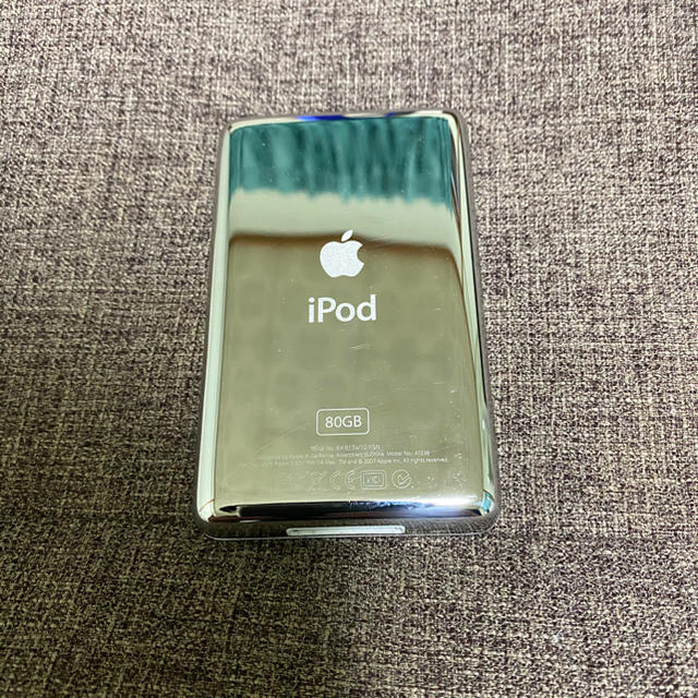 Apple(アップル)の美品★ iPod classic (6th) 80GB シルバー★ スマホ/家電/カメラのオーディオ機器(ポータブルプレーヤー)の商品写真