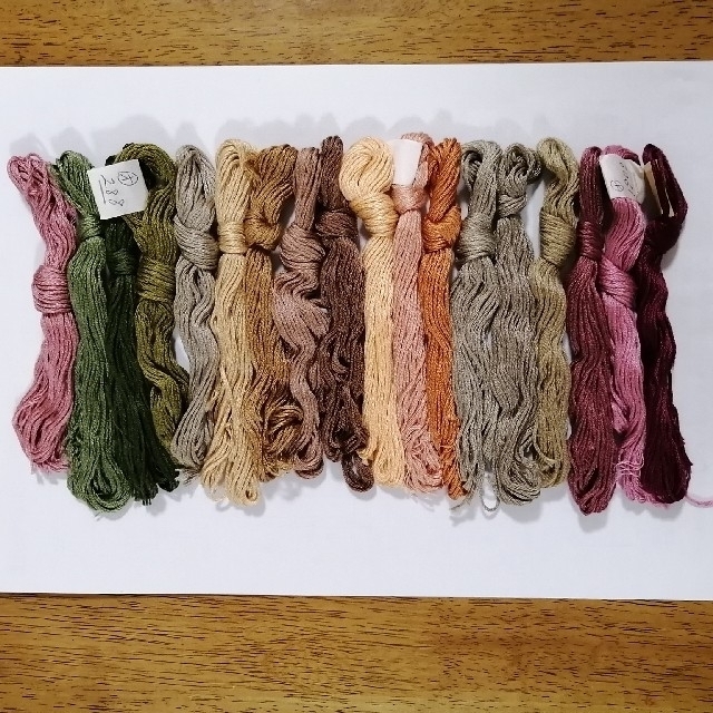 OLYMPUS(オリンパス)のうさくまさん専用　24本 刺繍糸 ハンドメイドの素材/材料(生地/糸)の商品写真