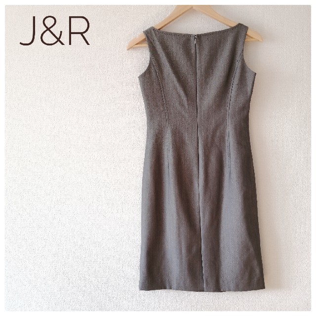 J&R(ジェイアンドアール)の✨新品未使用✨J&R　ひざ丈ノースリーブワンピース レディースのワンピース(ひざ丈ワンピース)の商品写真