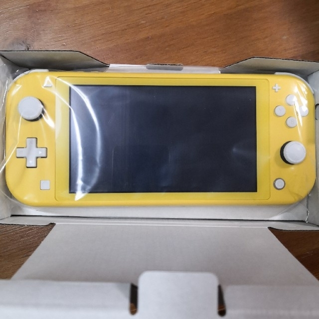 【新品】Nintendo Switch lite イエロー 本体