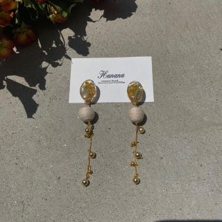 カスタネ(Kastane)のmimosa flower earring(イヤリング)