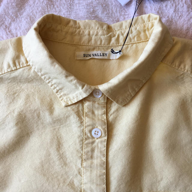 SUNVALLEY(サンバレー)のsunvalley   オックス製品染めワイドシャツ (イエロー)  新品 レディースのトップス(シャツ/ブラウス(半袖/袖なし))の商品写真