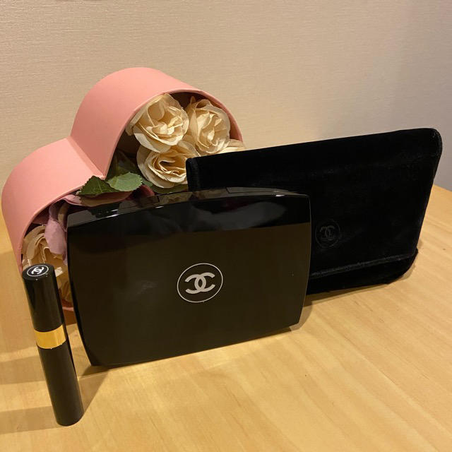 CHANEL(シャネル)のCHANEL 限定 トラベルメイクアップパレット ハーモニードゥカメリア   コスメ/美容のキット/セット(コフレ/メイクアップセット)の商品写真