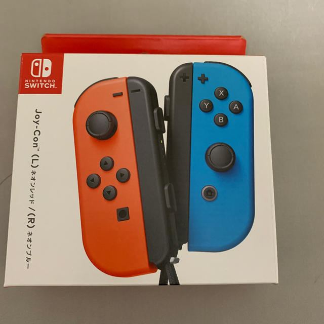 Nintendo Switch(ニンテンドースイッチ)の任天堂　スイッチ　ジョイコン　レッド　ブルー エンタメ/ホビーのゲームソフト/ゲーム機本体(その他)の商品写真