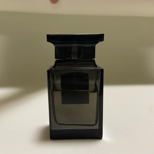 TOM FORD(トムフォード)の100ml トムフォード　ウードウッド　香水　tomford oudwood コスメ/美容の香水(ユニセックス)の商品写真