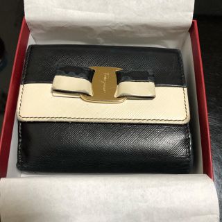 サルヴァトーレフェラガモ(Salvatore Ferragamo)の【Salvatore Ferragamo 二つ折り財布】(財布)