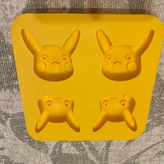 ポケモン(ポケモン)のピカチュウ　シリコン型(調理道具/製菓道具)