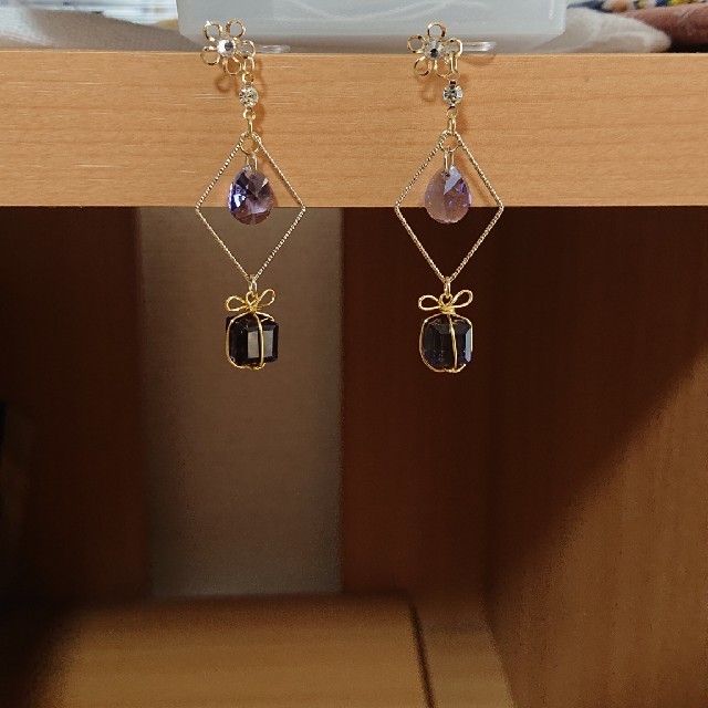 SWAROVSKI(スワロフスキー)の～夜空からの贈り物～    〈樹脂ノンホールピアス〉 ハンドメイドのアクセサリー(ピアス)の商品写真