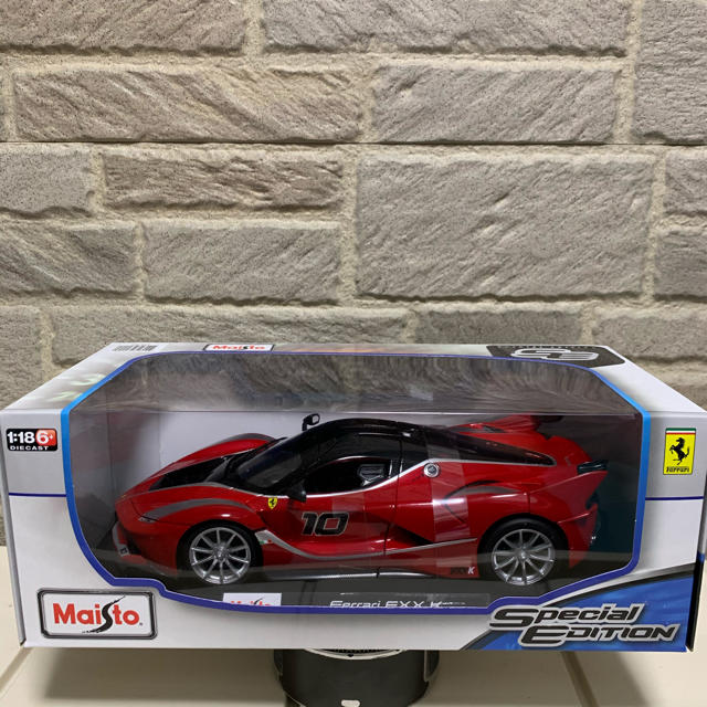 Ferrari(フェラーリ)の【新品 未開封】1/18 レア マイストMaisto Ferrari FXX K エンタメ/ホビーのおもちゃ/ぬいぐるみ(ミニカー)の商品写真