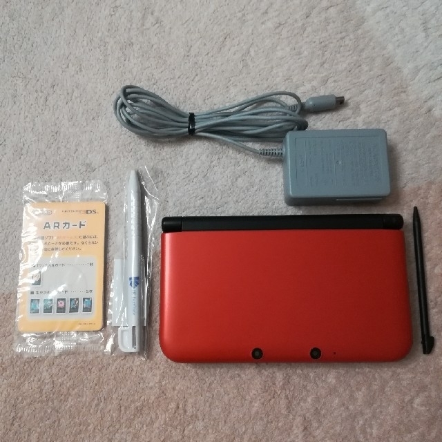 ニンテンドー3DS(ニンテンドー3DS)のニンテンドウ3DS本体　充電器付き エンタメ/ホビーのゲームソフト/ゲーム機本体(携帯用ゲーム機本体)の商品写真