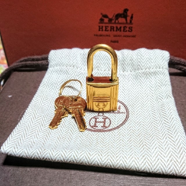 HERMES ゴールドカデナパドロック南京錠鍵2本付き！