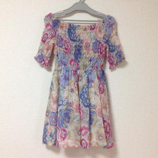 ダズリン(dazzlin)の花柄シャーリングワンピ(ミニワンピース)