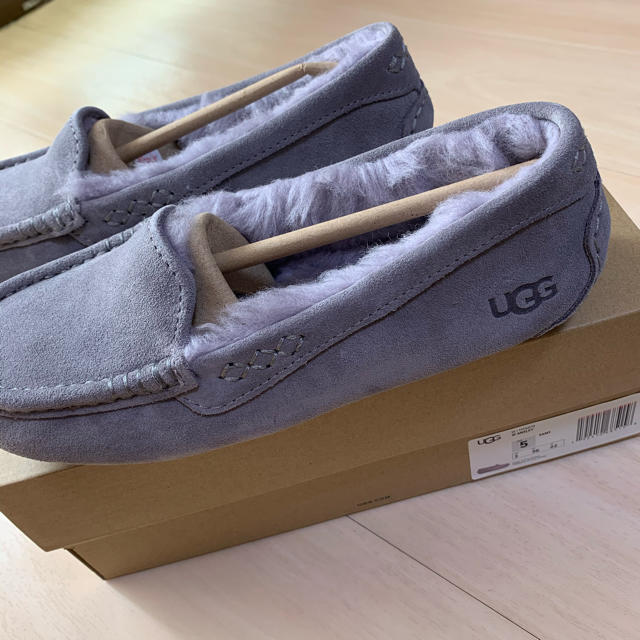 UGG(アグ)のugg 新品 レディースの靴/シューズ(スリッポン/モカシン)の商品写真