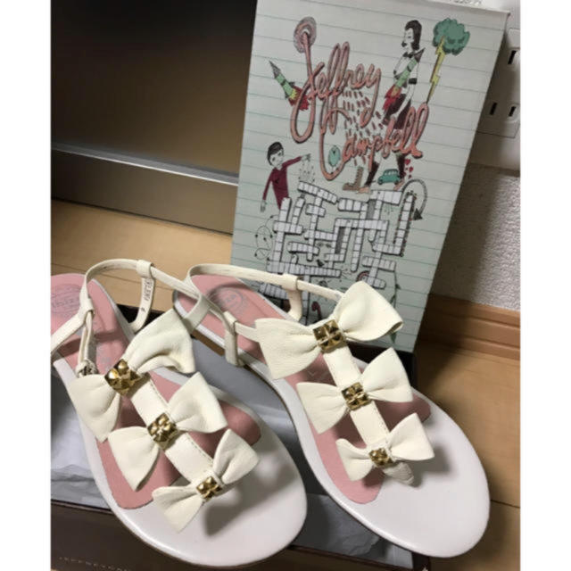 JEFFREY CAMPBELL(ジェフリーキャンベル)のジェフリーキャンベル☆レザー リボン フラットサンダル☆36、ホワイト！美品 レディースの靴/シューズ(サンダル)の商品写真