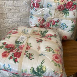 ローラアシュレイ(LAURA ASHLEY)のmirai様専用　ローラアシュレイ　シートクッション4枚組(クッション)