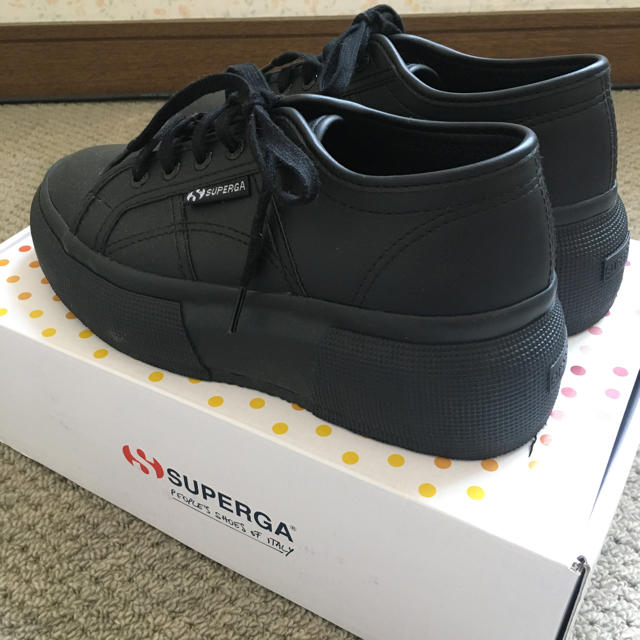 emmi superga 撥水スニーカー