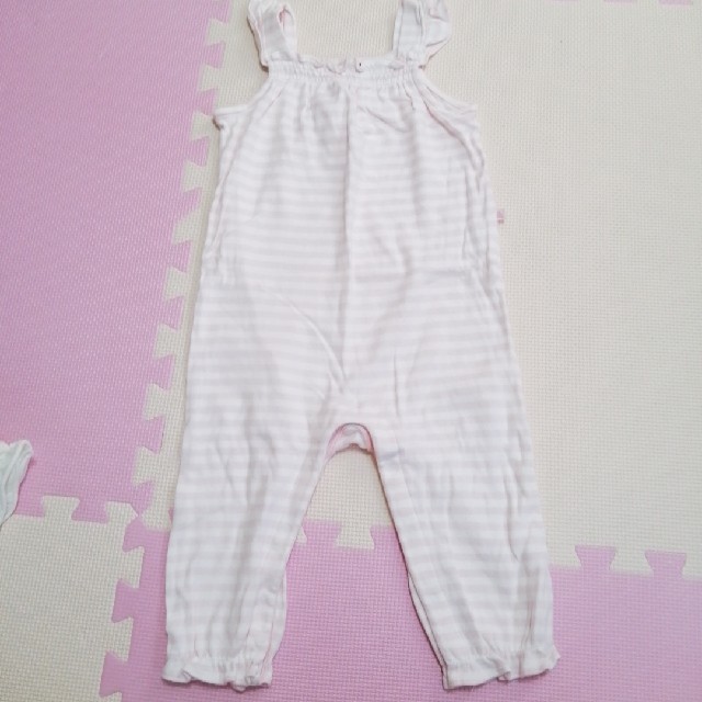 babyGAP(ベビーギャップ)のノースリーブとオーバーオール80サイズ キッズ/ベビー/マタニティのベビー服(~85cm)(タンクトップ/キャミソール)の商品写真