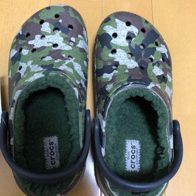 crocs(クロックス)の新品　クロックス　 キッズ/ベビー/マタニティのキッズ靴/シューズ(15cm~)(サンダル)の商品写真