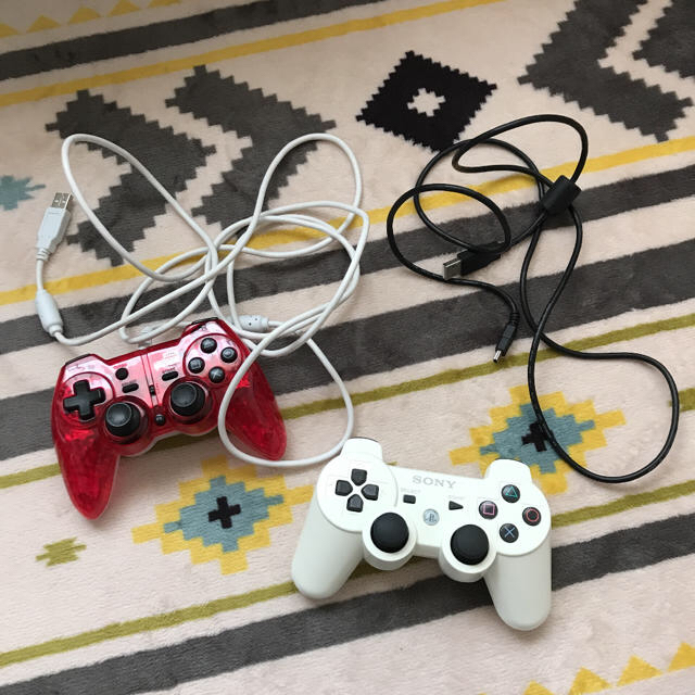 PlayStation3(プレイステーション3)のプレステ3 コントローラー2個 エンタメ/ホビーのゲームソフト/ゲーム機本体(その他)の商品写真
