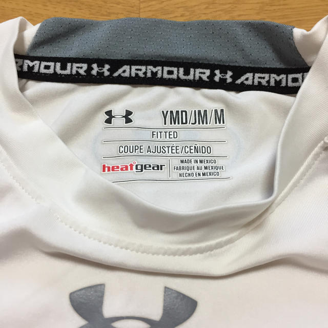 UNDER ARMOUR(アンダーアーマー)のアンダーアーマー ヒートギア  白 UPF30 150 キッズ/ベビー/マタニティのキッズ服男の子用(90cm~)(Tシャツ/カットソー)の商品写真