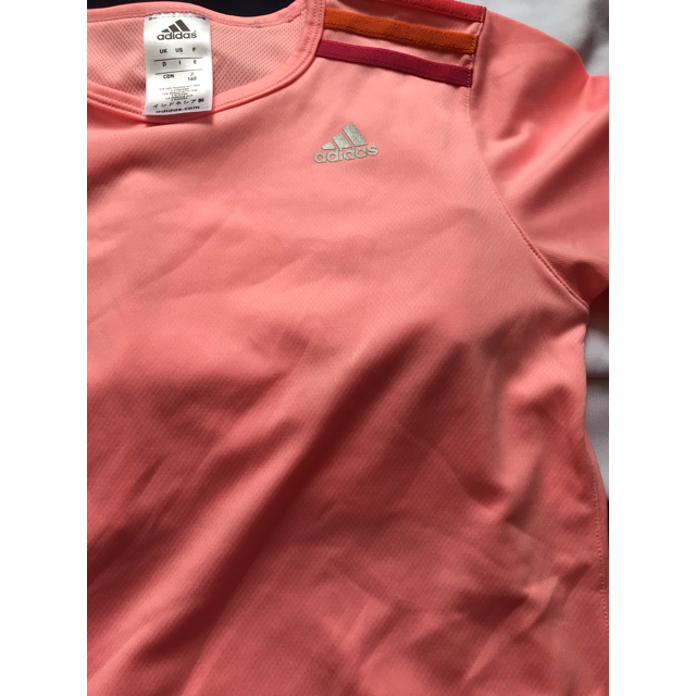 adidas(アディダス)のadidasジュニアジャージ上下プラスTシャツセット160サイズ スポーツ/アウトドアのランニング(ウェア)の商品写真