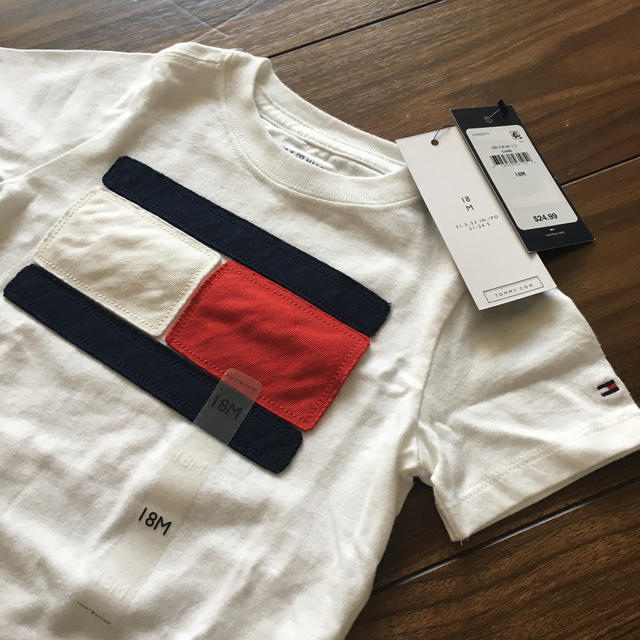 TOMMY HILFIGER(トミーヒルフィガー)の新品★ トミーヒルフィガー TOMMY HILFIGER  Tシャツ　18m キッズ/ベビー/マタニティのベビー服(~85cm)(Ｔシャツ)の商品写真