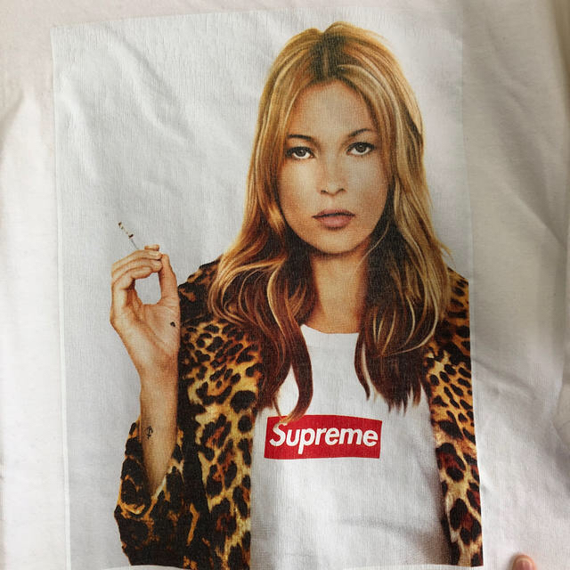 Supreme(シュプリーム)の値下げ！正規品　希少！supreme ケイトモス　Tシャツ　XL メンズのトップス(Tシャツ/カットソー(半袖/袖なし))の商品写真