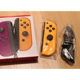 ニンテンドースイッチ(Nintendo Switch)の【スイッチ Switch】Joy-Con ジョイコン オレンジ 右のみ (携帯用ゲーム機本体)