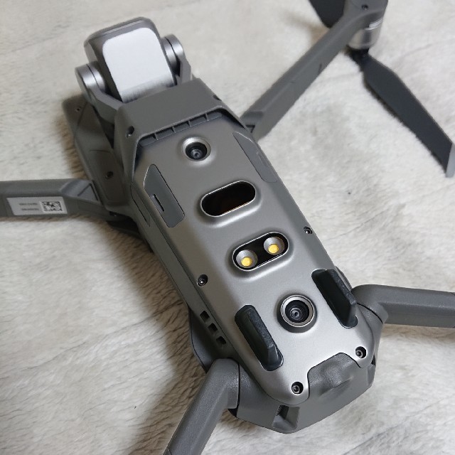 専用(Used) DJI MAVIC 2 Pro + Fly More Kit エンタメ/ホビーのおもちゃ/ぬいぐるみ(ホビーラジコン)の商品写真