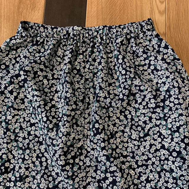 GU(ジーユー)のGU 花柄ロングスカート レディースのスカート(ロングスカート)の商品写真