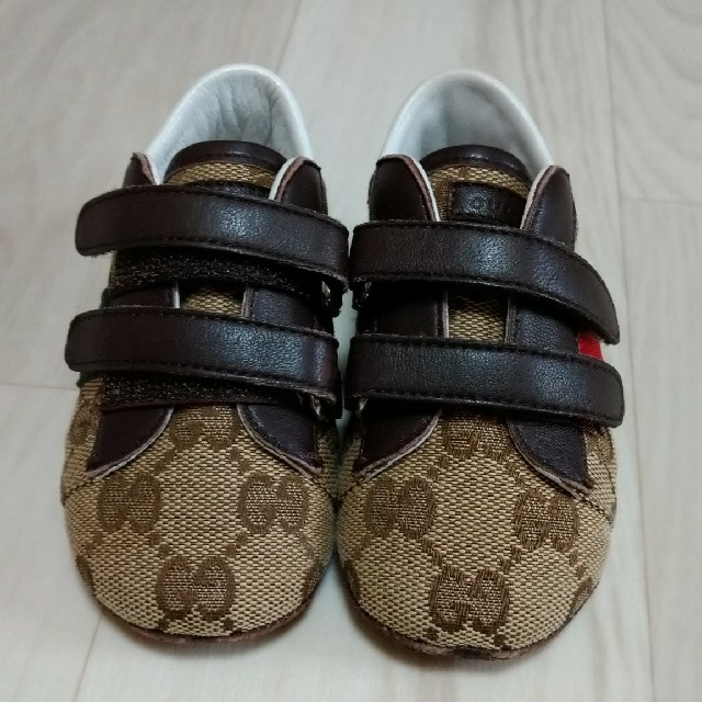 Gucci(グッチ)のベビーシューズ キッズ/ベビー/マタニティのベビー靴/シューズ(~14cm)(スニーカー)の商品写真