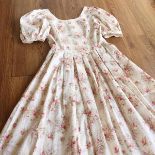 ローラアシュレイ ベル マキシワンピース ロングワンピース レディース の通販 17点 Laura Ashleyのレディースを買うならラクマ