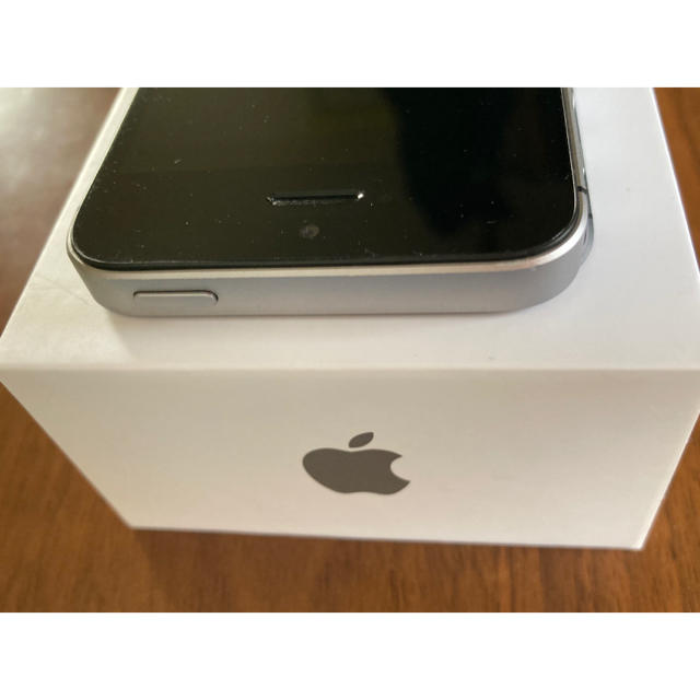 iPhone SE スペースグレイ Apple SIMロック解除 2