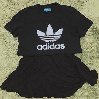 アディダス(adidas)のadidas Tシャツ(Tシャツ/カットソー(半袖/袖なし))