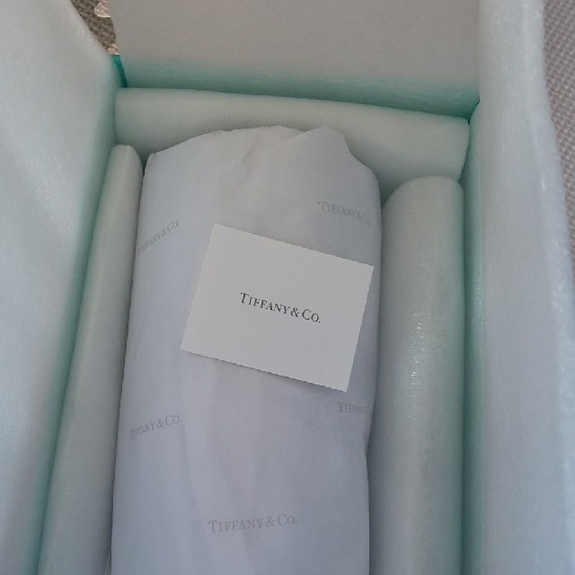 Tiffany & Co.(ティファニー)のティファニー 花瓶  直径8.5cm 高さ20cm インテリア/住まい/日用品のインテリア小物(花瓶)の商品写真