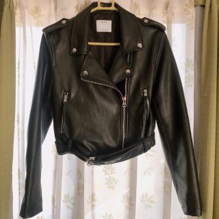 ベルシュカ(Bershka)のベルシュカ 黒 ライダースジャケット(ライダースジャケット)