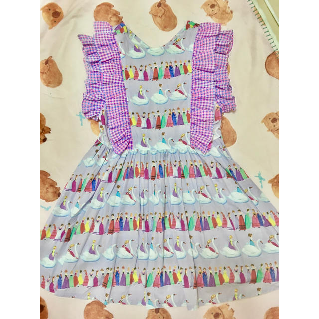 fafa - fafaスワン柄ワンピース140 美品の通販 by miria|フェフェなら ...