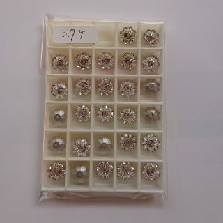 スワロフスキー(SWAROVSKI)のSWAROVSKI#3700花手付けビジュー(各種パーツ)