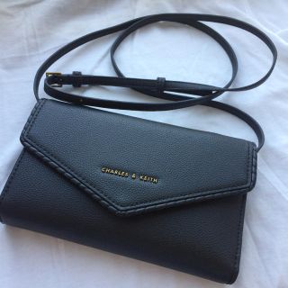 チャールズアンドキース(Charles and Keith)のCHARLES ＆ KEITH お財布 スマホ ショルダーバッグ(ショルダーバッグ)