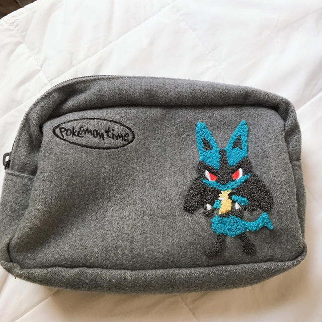 ポケモン(ポケモン)のルカリオ　ポーチ　 レディースのファッション小物(ポーチ)の商品写真