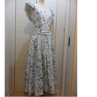 ローラアシュレイ(LAURA ASHLEY)のローラアシュレイ　水色花柄リボン柄ワンピース　USA10(ロングワンピース/マキシワンピース)