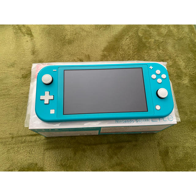 任天堂　Switch light 中古　極美品 エンタメ/ホビーのゲームソフト/ゲーム機本体(家庭用ゲーム機本体)の商品写真