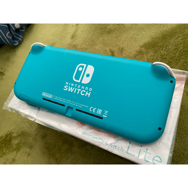 任天堂　Switch light 中古　極美品 エンタメ/ホビーのゲームソフト/ゲーム機本体(家庭用ゲーム機本体)の商品写真