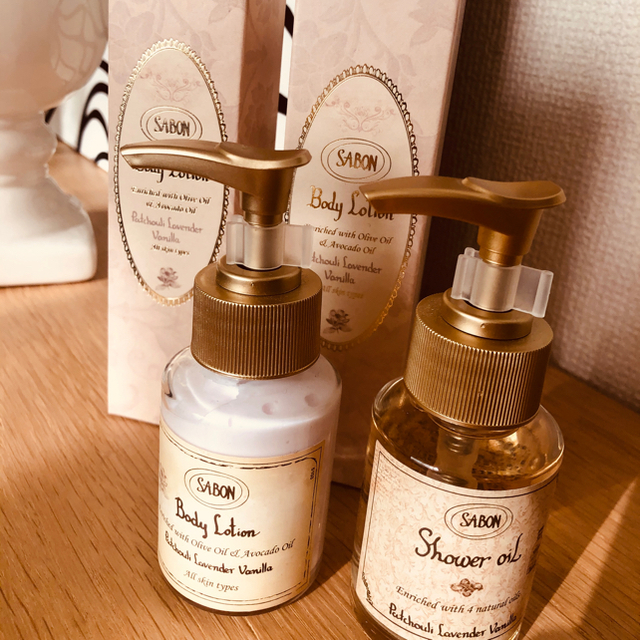 SABON(サボン)のSABON 4点セットボディローション.ボディクリーム×2.シャワーオイル コスメ/美容のボディケア(ボディローション/ミルク)の商品写真