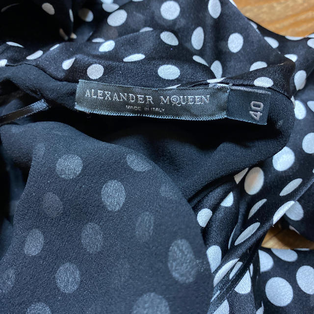 Alexander シルク オフショル ドット柄の通販 by bakinoichika's shop|アレキサンダーマックイーンならラクマ McQueen - ⭐︎美品⭐︎ アレキサンダーマックィーン トップス 超歓迎在庫