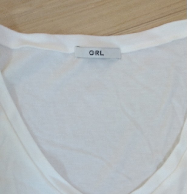 GRL(グレイル)のグレイル　深Vネック　Vネック　Tシャツ レディースのトップス(Tシャツ(半袖/袖なし))の商品写真