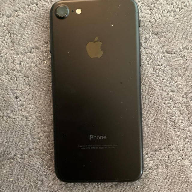 Apple(アップル)のiPhone7美品 ｙモバイルとソフトバンクで使用可 スマホ/家電/カメラのスマートフォン/携帯電話(スマートフォン本体)の商品写真