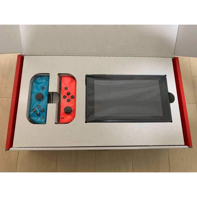 Nintendo Switch(ニンテンドースイッチ)のNintendo Switch 本体 ネオン どうぶつの森 ソフト セット エンタメ/ホビーのゲームソフト/ゲーム機本体(家庭用ゲーム機本体)の商品写真