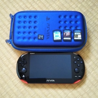 プレイステーションヴィータ(PlayStation Vita)のPlayStation Vita Wi-Fi対応 PCH-2000 レッド/ブラ(携帯用ゲーム機本体)