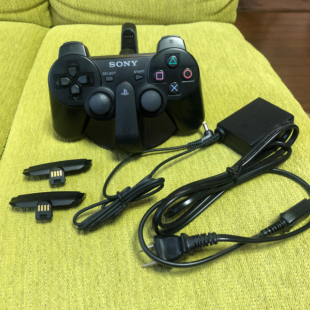 SONY(ソニー)のチャージングステーション（PS3専用） エンタメ/ホビーのゲームソフト/ゲーム機本体(家庭用ゲーム機本体)の商品写真